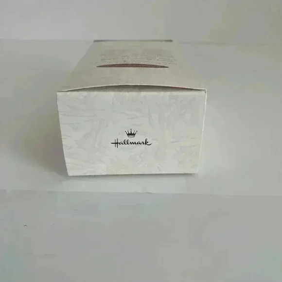 Hallmark Keepsake Ornament Barbie - Picture 7 of 13